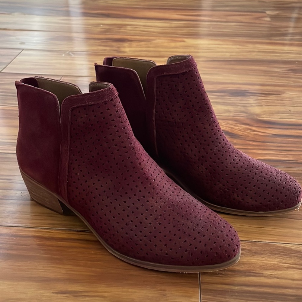 Susina ankle booties, burgundy suede never worn